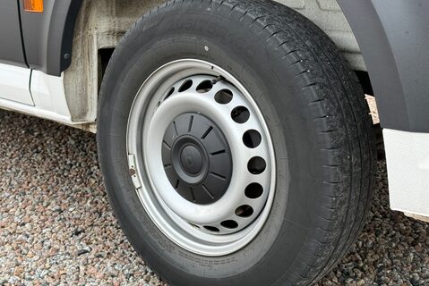 MAN TGE 3.140 P/V LION XS 2.0TDI [140] MANUAL 19