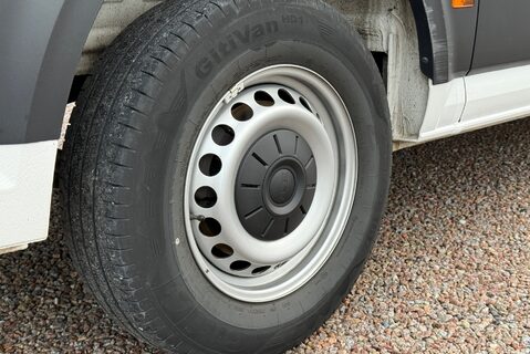 MAN TGE 3.140 P/V LION XS 2.0TDI [140] MANUAL 20