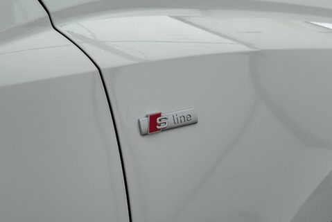 Audi Q3 1.5 TFSI [150] S LINE MANUAL 9