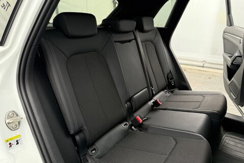 Audi Q3 1.5 TFSI [150] S LINE MANUAL 8