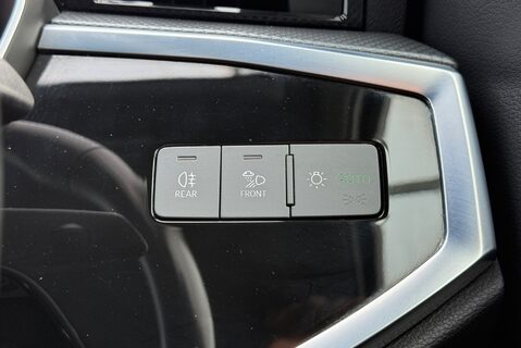 Audi Q3 2.0TDI [150] S LINE BLACK EDITION MANUAL 42
