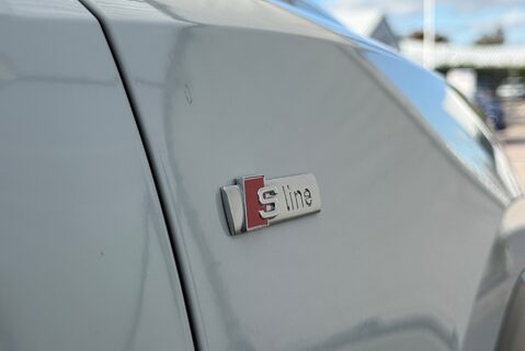 Audi Q3 2.0TDI [150] S LINE BLACK EDITION MANUAL 9