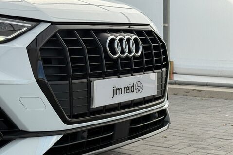 Audi Q3 2.0TDI [150] S LINE BLACK EDITION MANUAL 8