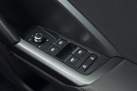 Audi Q3 2.0TDI [150] S LINE BLACK EDITION MANUAL 43