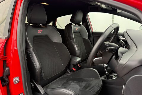 Ford Puma ST 1.5T [198] MANUAL 14