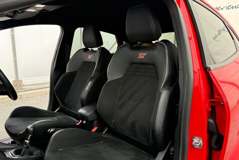 Ford Puma ST 1.5T [198] MANUAL 13