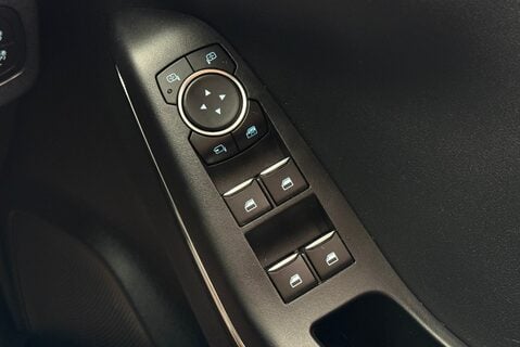 Ford Puma ST 1.5T [198] MANUAL 40