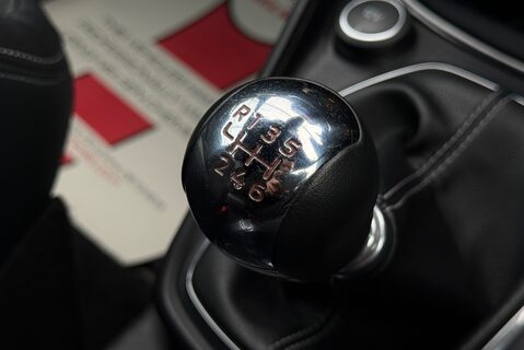 Ford Puma ST 1.5T [198] MANUAL 31