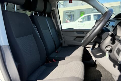 Volkswagen Transporter T32 E-transporter P/V BASE 7