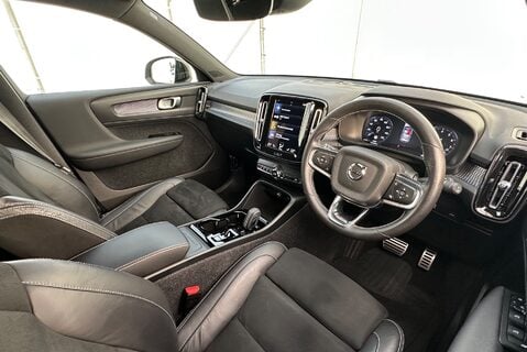 Volvo XC40 T3 R-DESIGN PRO 19