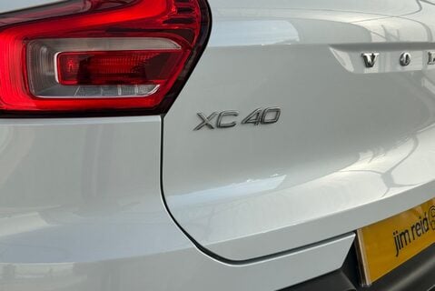 Volvo XC40 T3 R-DESIGN PRO 13