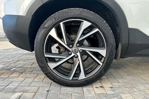 Volvo XC40 T3 R-DESIGN PRO 22