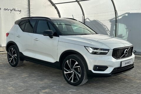 Volvo XC40 T3 R-DESIGN PRO 2