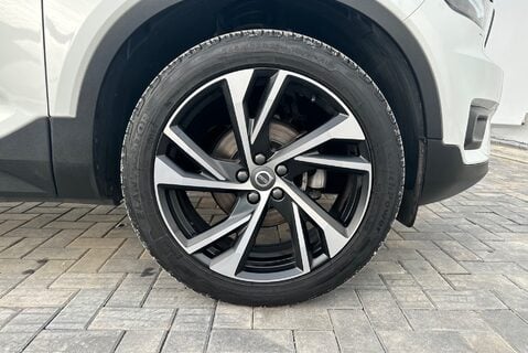 Volvo XC40 T3 R-DESIGN PRO 25