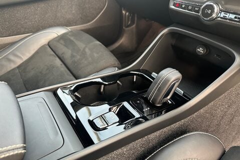 Volvo XC40 T3 R-DESIGN PRO 18