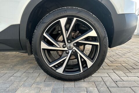 Volvo XC40 T3 R-DESIGN PRO 23