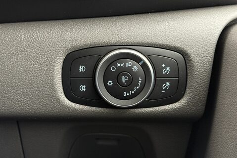 Ford Transit Custom 320 LIMITED 2.0 DCIV ECOBLUE [170] AUTOMATIC 35