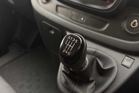 Nissan NV300 2.0L DCI [120] ACENTA L2H1 MANUAL 18