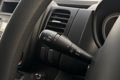 Nissan NV300 2.0L DCI [120] ACENTA L2H1 MANUAL 22