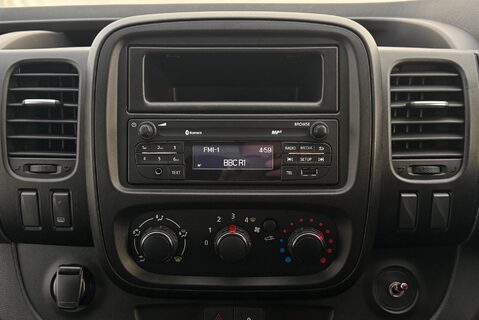 Nissan NV300 2.0L DCI [120] ACENTA L2H1 MANUAL 17