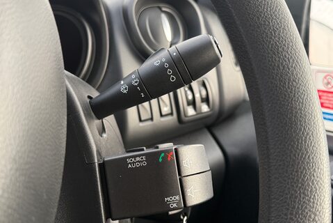 Nissan NV300 2.0L DCI [120] ACENTA L2H1 MANUAL 23