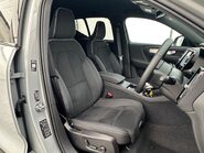 Volvo XC40 MHEV B4 2.0T [190] PLUS BLACK EDITION 19