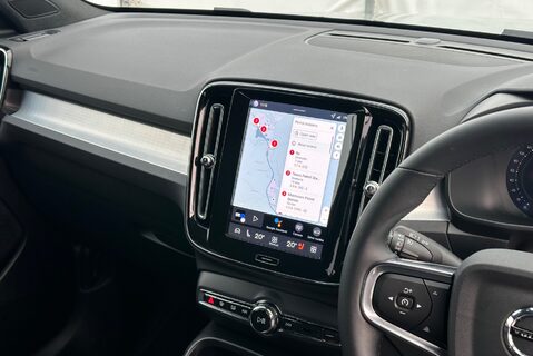 Volvo XC40 MHEV B4 2.0T [190] PLUS BLACK EDITION 23