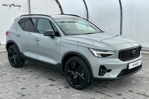 Volvo XC40 MHEV B4 2.0T [190] PLUS BLACK EDITION 4