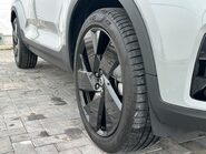 Volvo XC40 MHEV B4 2.0T [190] PLUS BLACK EDITION 11