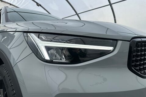 Volvo XC40 MHEV B4 2.0T [190] PLUS BLACK EDITION 31