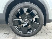 Volvo XC40 MHEV B4 2.0T [190] PLUS BLACK EDITION 10