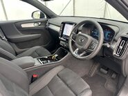 Volvo XC40 MHEV B4 2.0T [190] PLUS BLACK EDITION 30