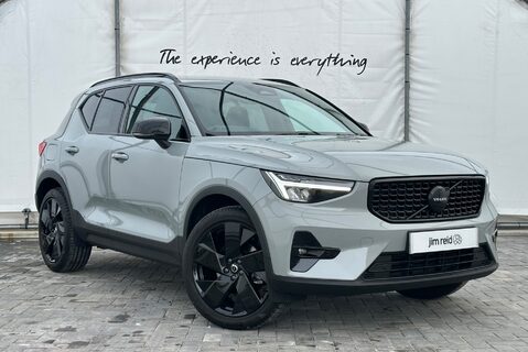 Volvo XC40 MHEV B4 2.0T [190] PLUS BLACK EDITION 1