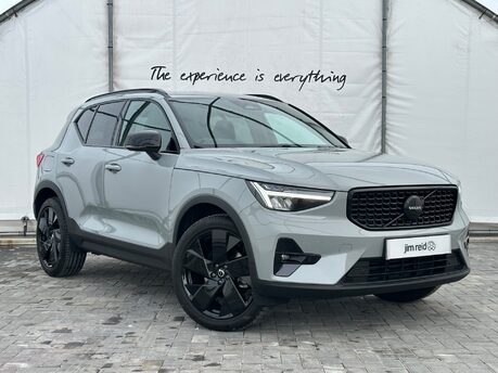Volvo XC40 MHEV B4 2.0T [190] PLUS BLACK EDITION