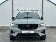 Volvo XC40 MHEV B4 2.0T [190] PLUS BLACK EDITION 2
