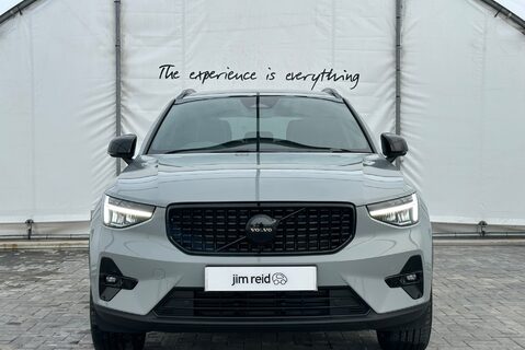 Volvo XC40 MHEV B4 2.0T [190] PLUS BLACK EDITION 2