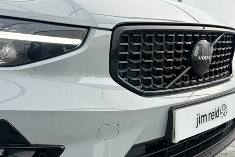 Volvo XC40 MHEV B4 2.0T [190] PLUS BLACK EDITION 5