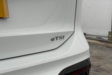 Volkswagen Tiguan R-LINE 1.5eTSI [150] DSG 23
