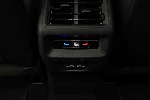 Volkswagen Tiguan R-LINE 1.5eTSI [150] DSG 13