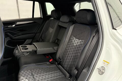 Volkswagen Tiguan R-LINE 1.5eTSI [150] DSG 11