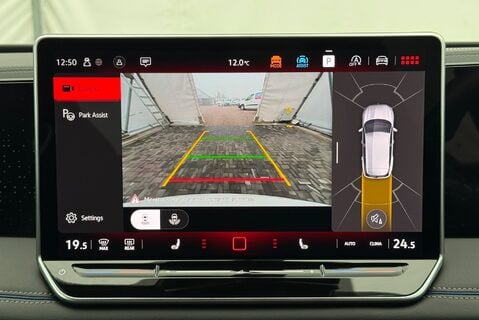 Volkswagen Tiguan R-LINE 1.5eTSI [150] DSG 32