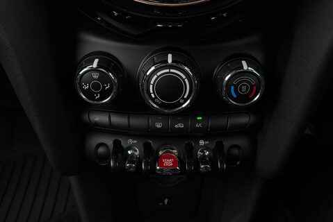 Mini Hatch 1.5T [134] COOPER 3dr Manual 26