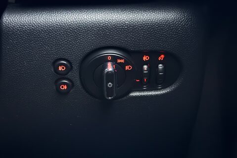 Mini Hatch 1.5T [134] COOPER 3dr Manual 35