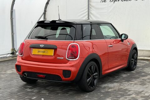 Mini Hatch 1.5T [134] COOPER 3dr Manual 15