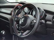 Mini Hatch 1.5T [134] COOPER 3dr Manual 23