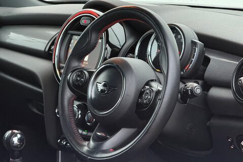 Mini Hatch 1.5T [134] COOPER 3dr Manual 23