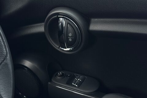 Mini Hatch 1.5T [134] COOPER 3dr Manual 36