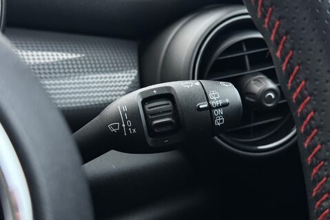 Mini Hatch 1.5T [134] COOPER 3dr Manual 34