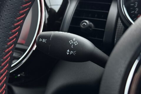 Mini Hatch 1.5T [134] COOPER 3dr Manual 32