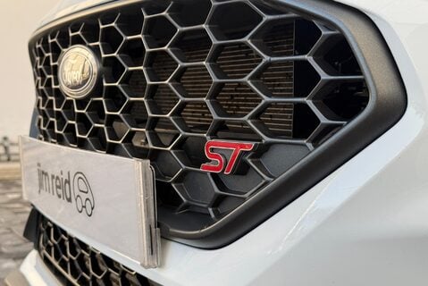 Ford Fiesta ST-3 8